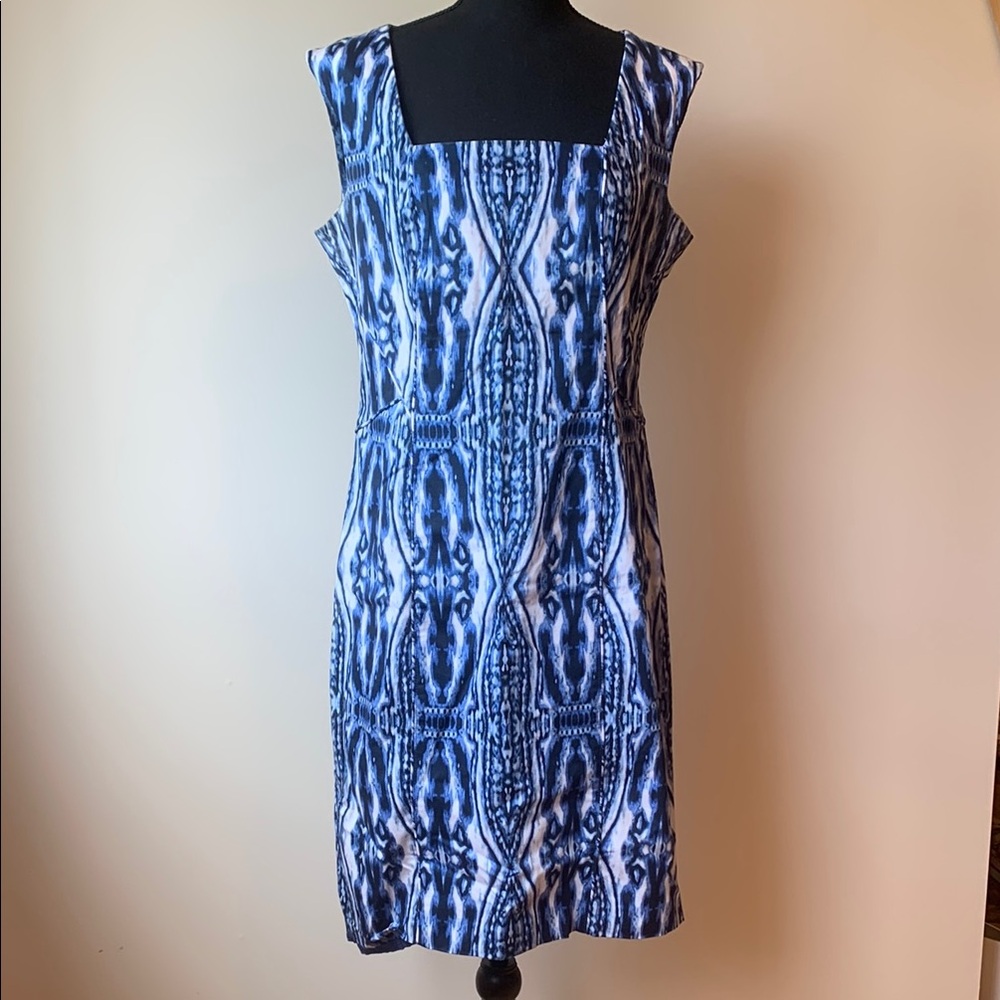 Anne Klein Blue and White Sleeveless Sheath Dress